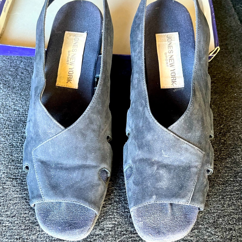 Women’s sandals